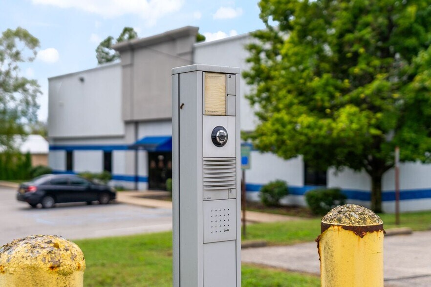 More Photos Of 2800 Diode Ln, Louisville Warehouse For Sale