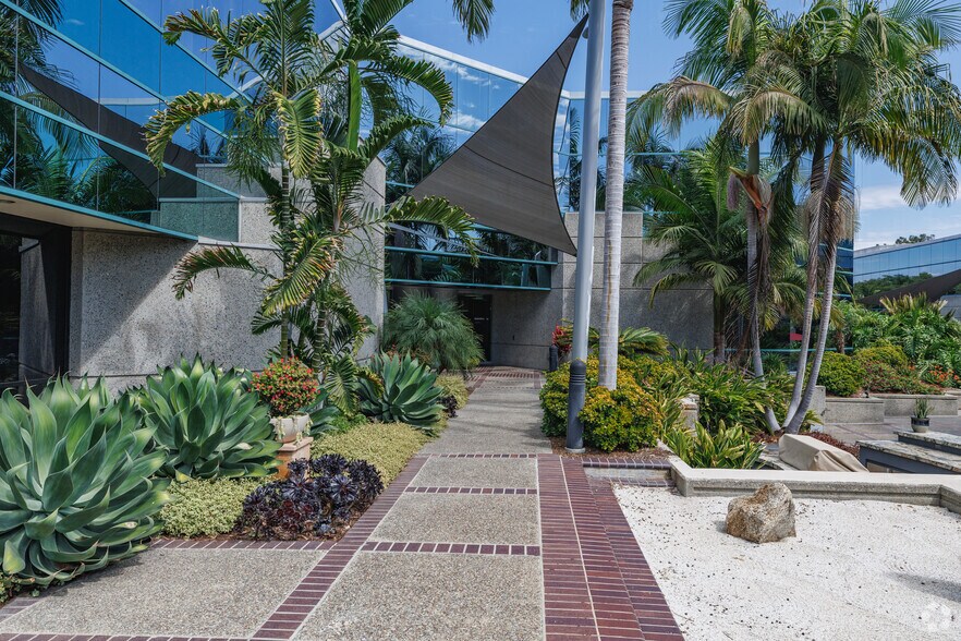 More Photos Of 5962 La Place Ct, Carlsbad Unknown For Lease