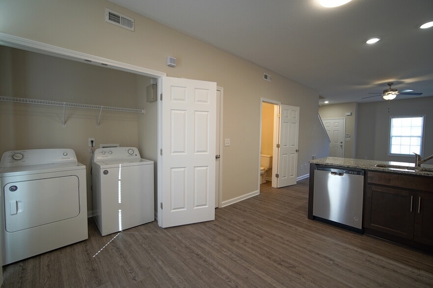 More Photos Of 162 Jack Miller Blvd, Clarksville Apartments For Sale