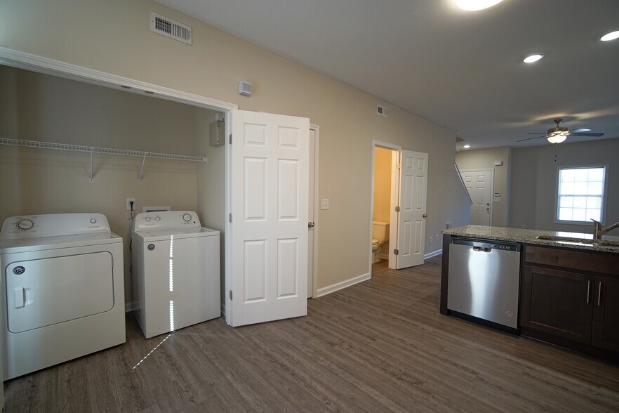 More Photos Of 162 Jack Miller Blvd, Clarksville Apartments For Sale