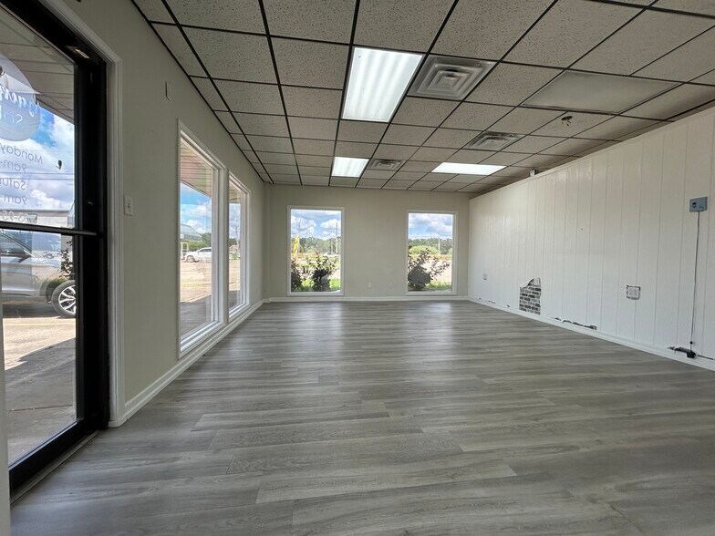 More Photos Of 440 S Hillcrest Dr, Sulphur Springs Medical For Sale