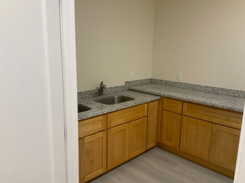 More Photos Of 379 S Livermore Ave, Livermore Office For Lease