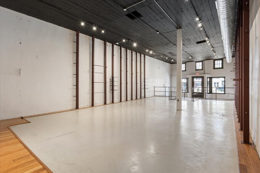 More Photos Of 125 N Pecan St, Hico General Retail For Sale