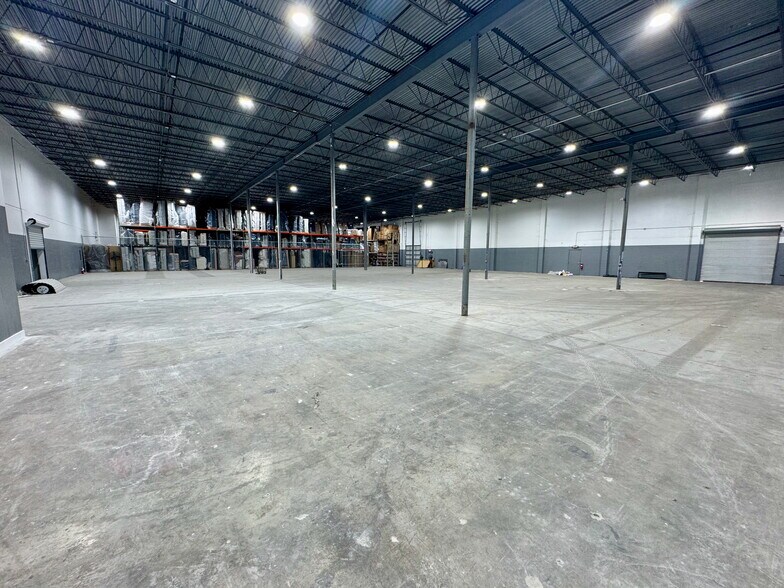 More Photos Of 4310 E Broadway Ave, Tampa Light Distribution For Lease