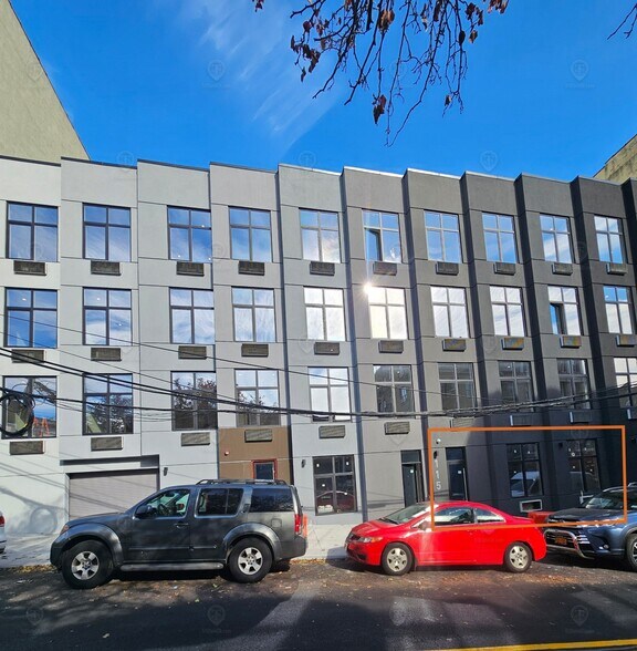 Primary Photo Of 115 W 190th St, Bronx Specialty For Lease