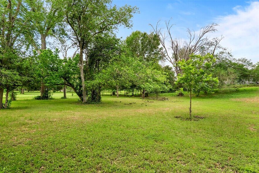 More Photos Of TBD Belton Street, McDade Land For Sale