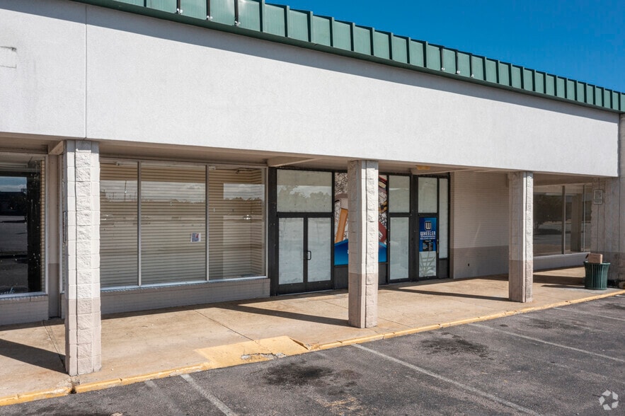 More Photos Of 2001 S Crater Rd, Petersburg Freestanding For Lease