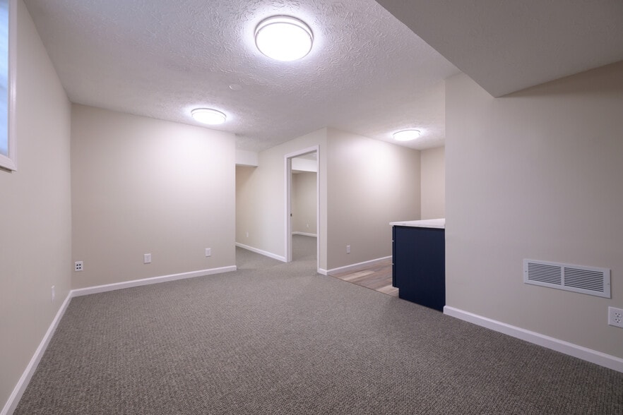 More Photos Of 216 E Reynolds Rd, Lexington Office For Lease