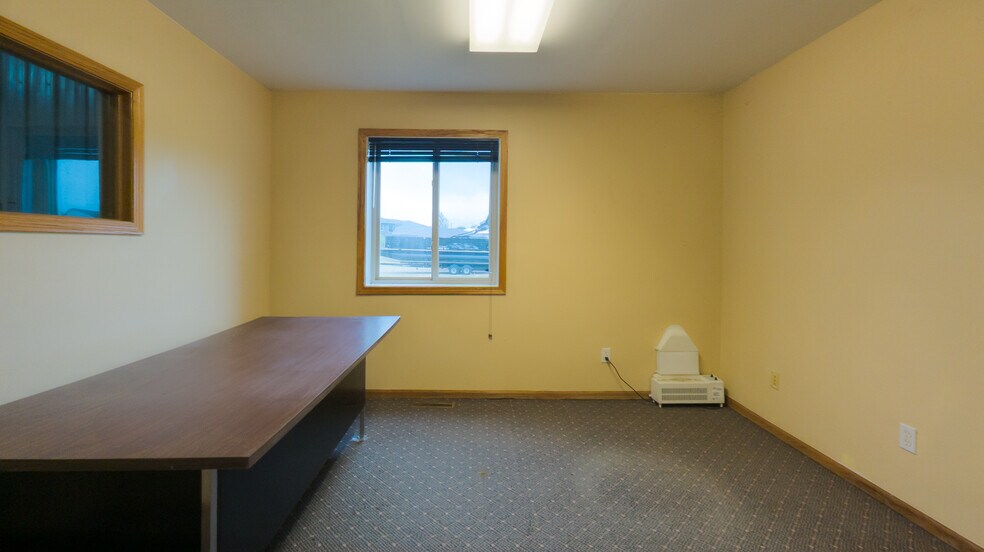 More Photos Of 438 S Main St, Dover Warehouse For Sale