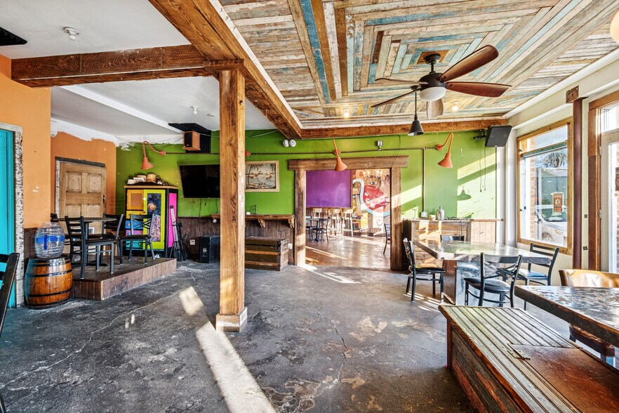 More Photos Of 5033-5041 Freret St, New Orleans Storefront Retail Office For Lease