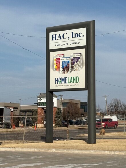 More Photos Of 390 NE 36th St, Oklahoma City Office For Sale