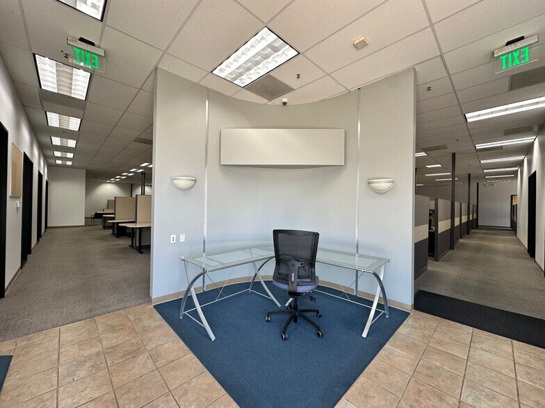 More Photos Of 930-932 Hamlin Ct, Sunnyvale Research And Development For Lease