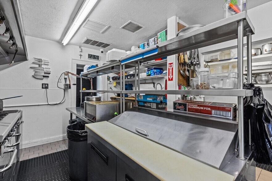 More Photos Of 615 N Sam Houston Ave, Odessa Restaurant For Sale