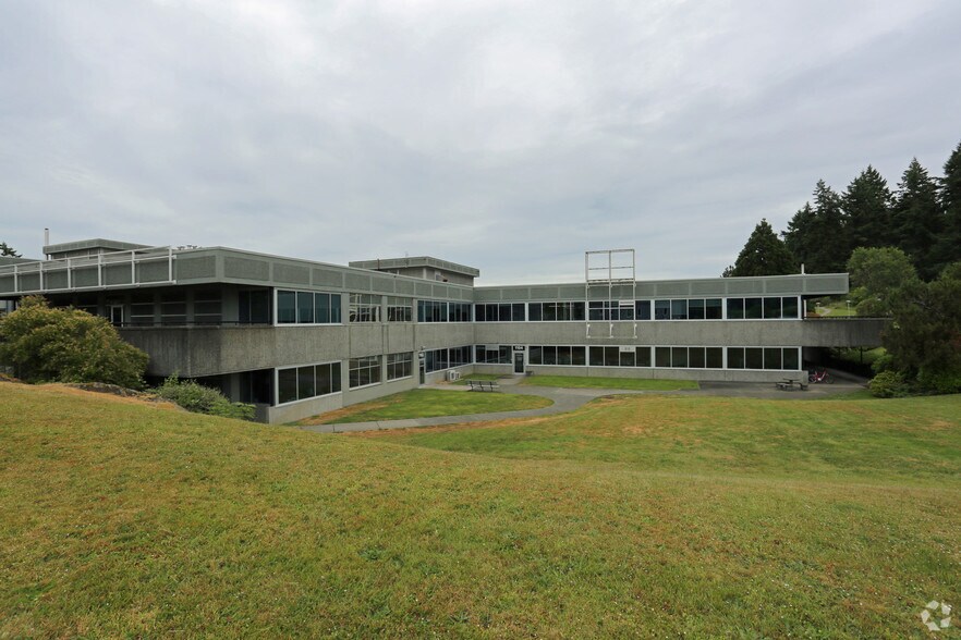 More Photos Of 4464 Markham St, Saanich Office For Lease
