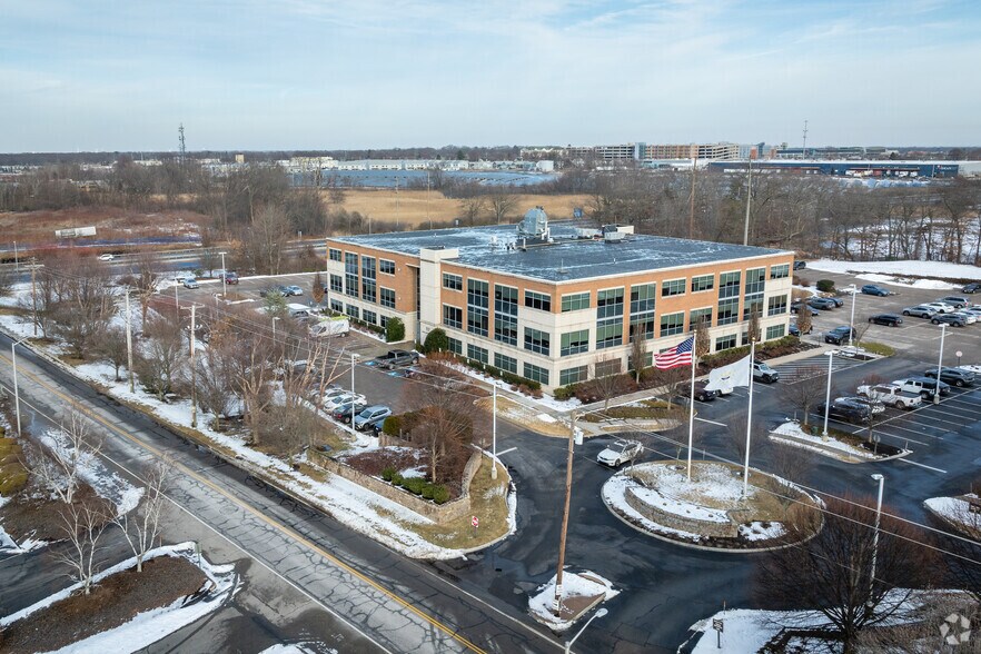 More Photos Of 117 Metro Center Blvd, Warwick Office For Lease