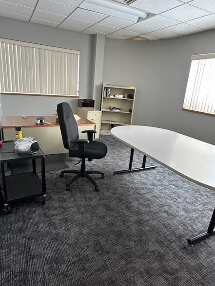 More Photos Of 300 Sonwil Dr, Buffalo Distribution For Lease