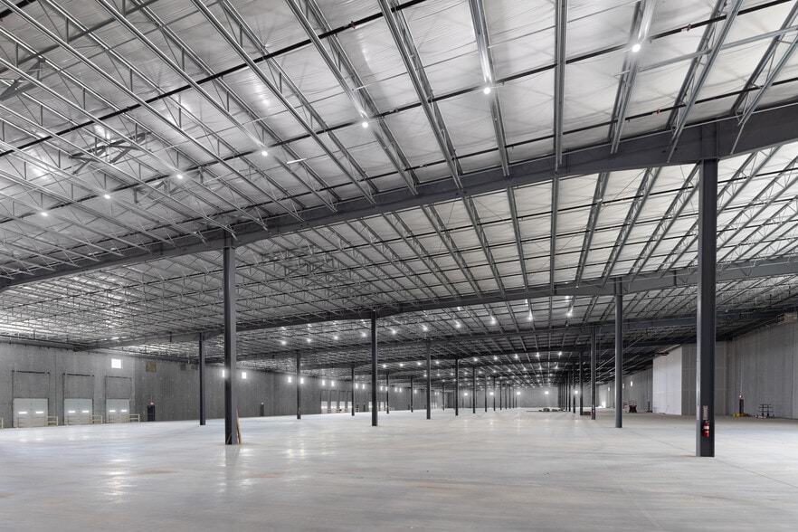 More Photos Of 5400 Career, Sioux Falls Manufacturing For Lease