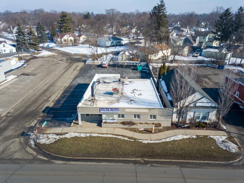 More Photos Of 4680 Dixie Hwy, Waterford Freestanding For Sale