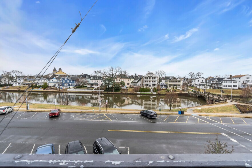 More Photos Of 527 Lake Ave, Asbury Park Storefront For Sale