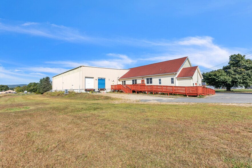 More Photos Of 203 Long Plain Rd, Whately Service For Sale