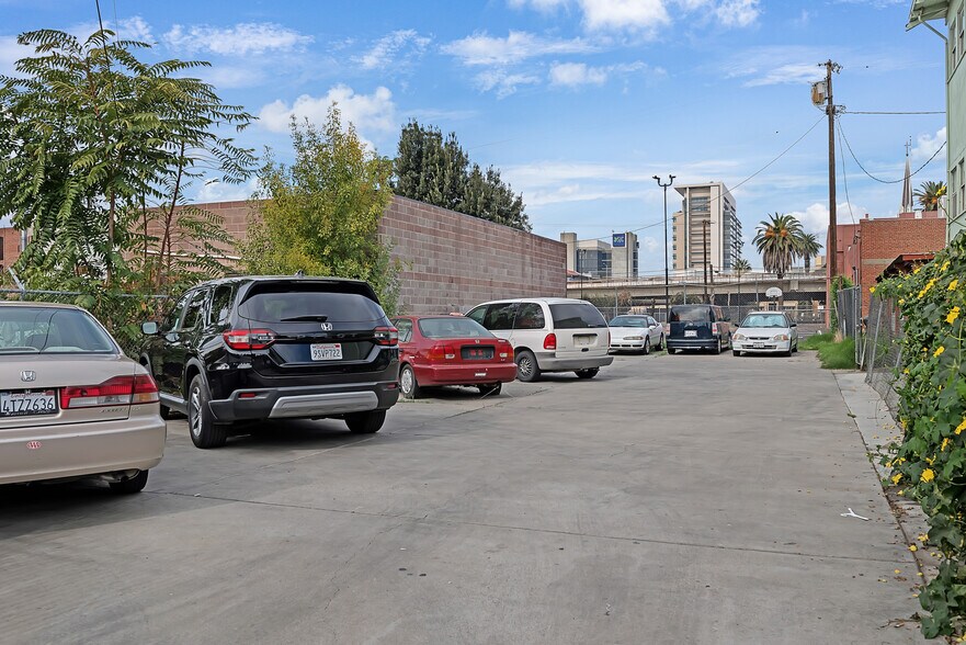 More Photos Of 221 E Sonora St, Stockton Apartments For Sale