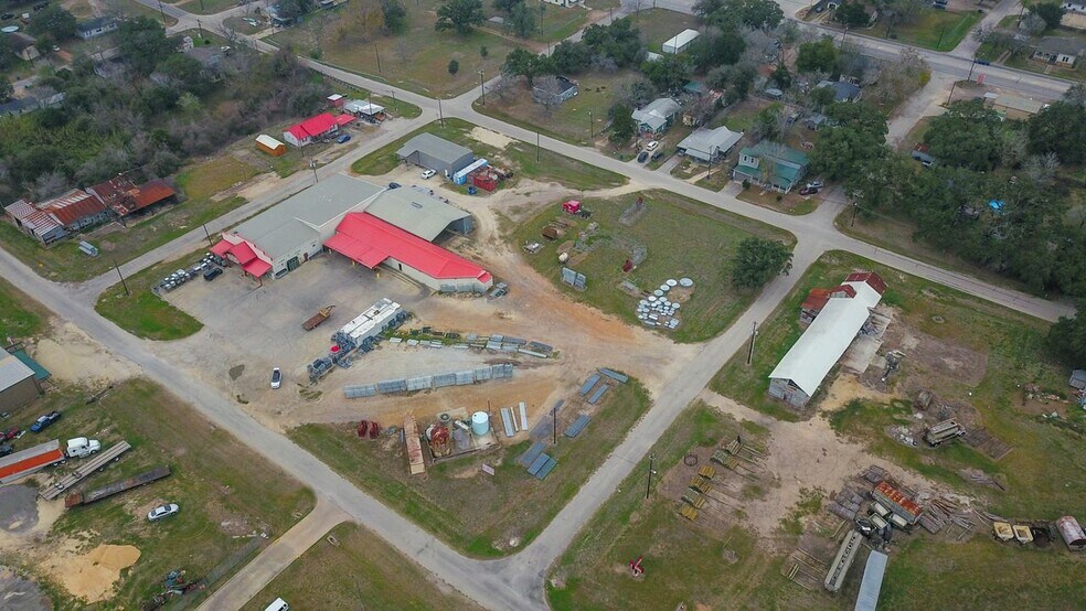 More Photos Of 610 E End St, Goliad General Retail For Sale