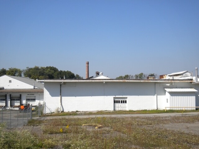 More Photos Of 1900 Liberty St, Mount Pleasant Manufacturing For Lease