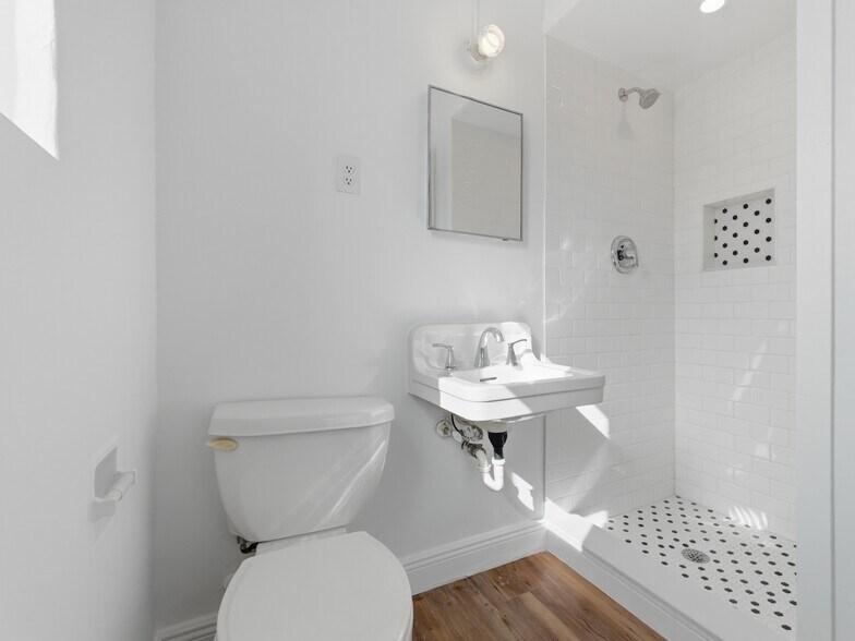 More Photos Of 82-84 SE 4th Ave, Delray Beach, Delray Beach Storefront Retail Residential For Sale