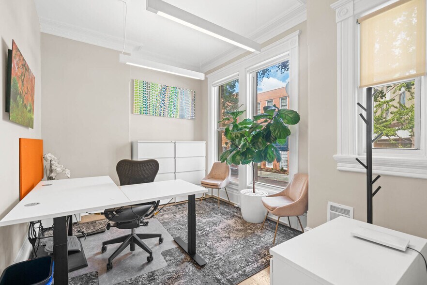 More Photos Of 2008 Hillyer Pl NW, Washington Office Residential For Sale