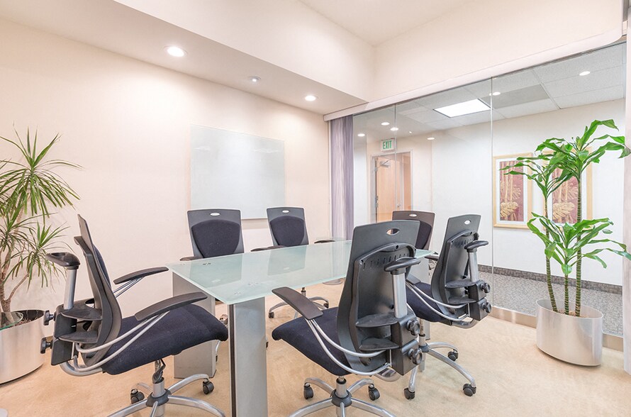 More Photos Of 260 Newport Center Dr, Newport Beach Coworking Space