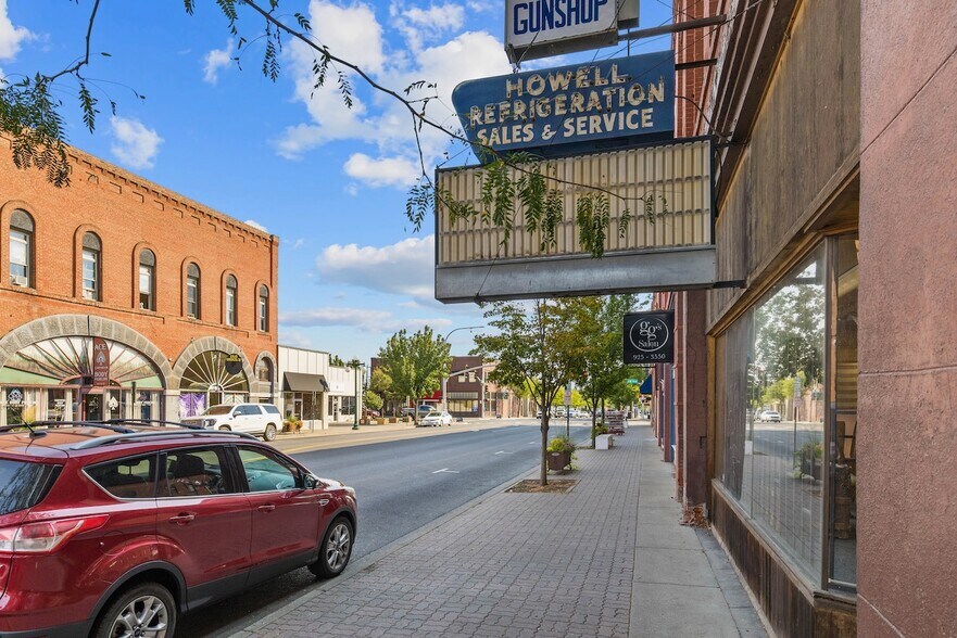 More Photos Of 313 N Main St, Ellensburg General Retail For Sale