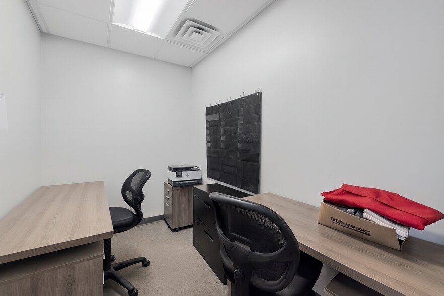 More Photos Of 251-255 Andover St, Peabody Storefront For Lease