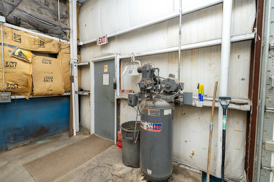 More Photos Of 130 E 10th Ave, South Hutchinson Industrial For Sale