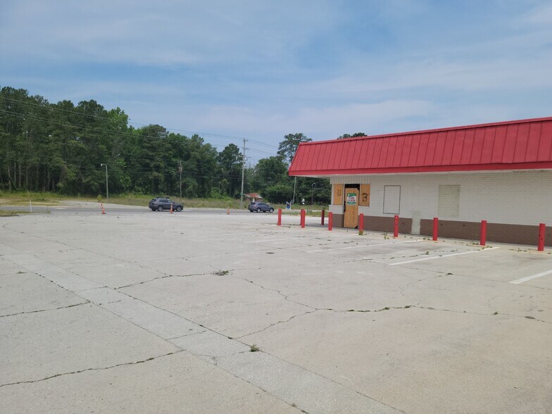More Photos Of 5800 Castle Hayne Rd, Castle Hayne Freestanding For Lease