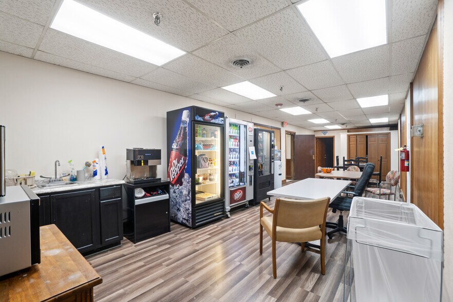 More Photos Of 207 20th St SE, Hickory Warehouse For Sale