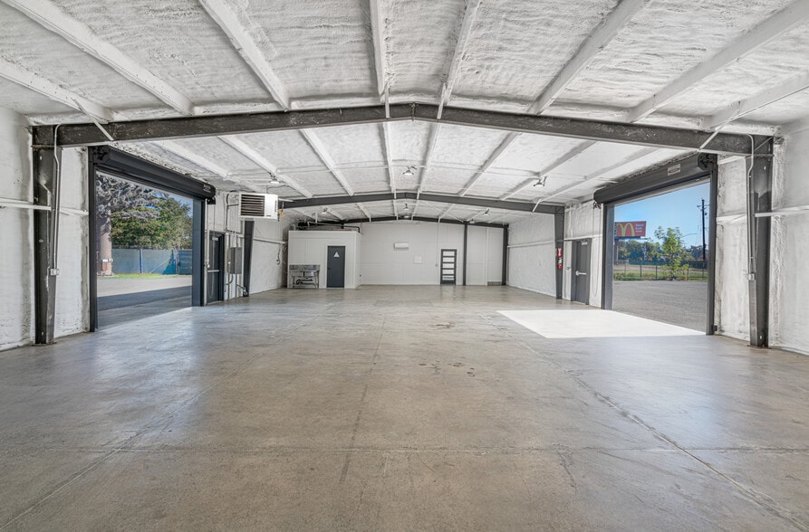 More Photos Of 10342 Old Redwood Hwy, Windsor Warehouse For Sale