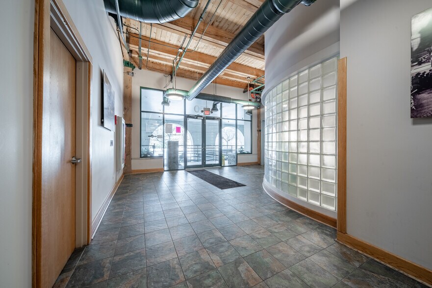 More Photos Of 1550 S Indiana Ave, Chicago Office Residential For Lease