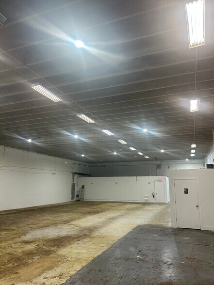 More Photos Of 2591-2595 NW 4th Ct, Fort Lauderdale Warehouse For Lease
