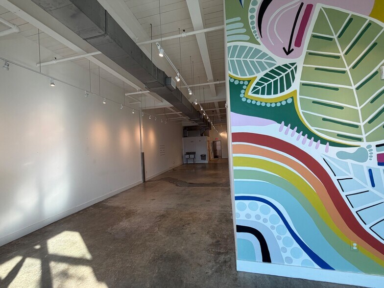 More Photos Of 2400 Bull St, Savannah Supermarket For Lease