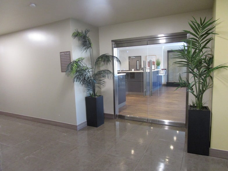 More Photos Of 1950 E 17th St, Santa Ana Medical For Lease
