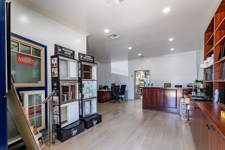 More Photos Of 12970 Branford St, Pacoima Warehouse For Lease