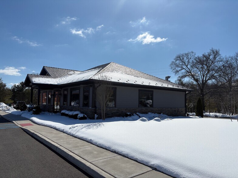 More Photos Of 1381 Fairview Blvd, Delran Office For Sale