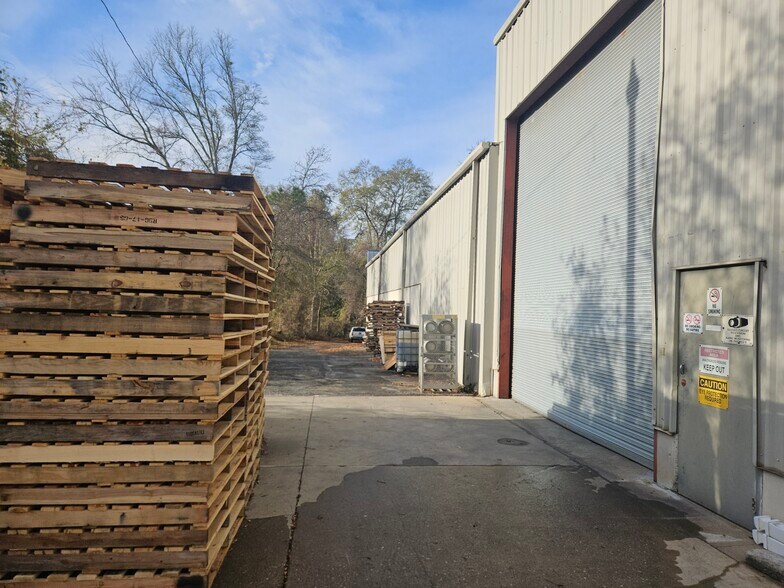 More Photos Of 519 Honeysuckle Rd, Spartanburg Manufacturing For Sale