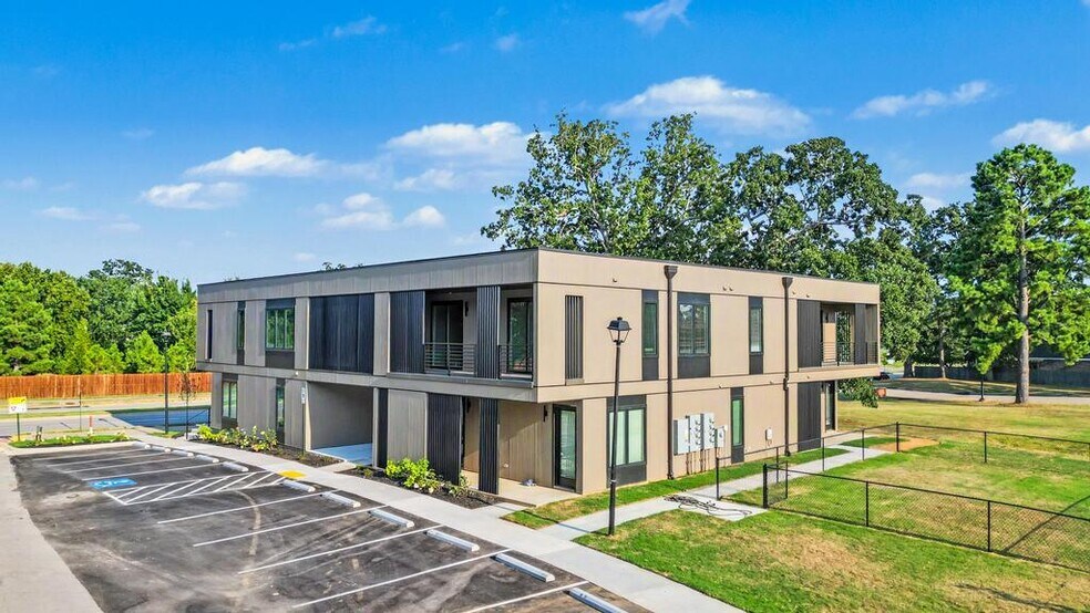 More Photos Of 845 N Rupple Rd, Fayetteville Apartments For Sale