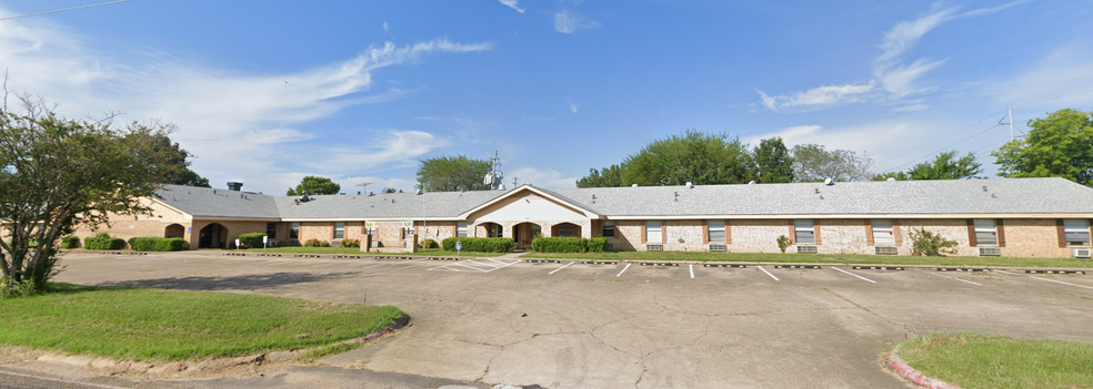 Primary Photo Of 540 SE Front St, De Kalb Skilled Nursing Facility For Sale