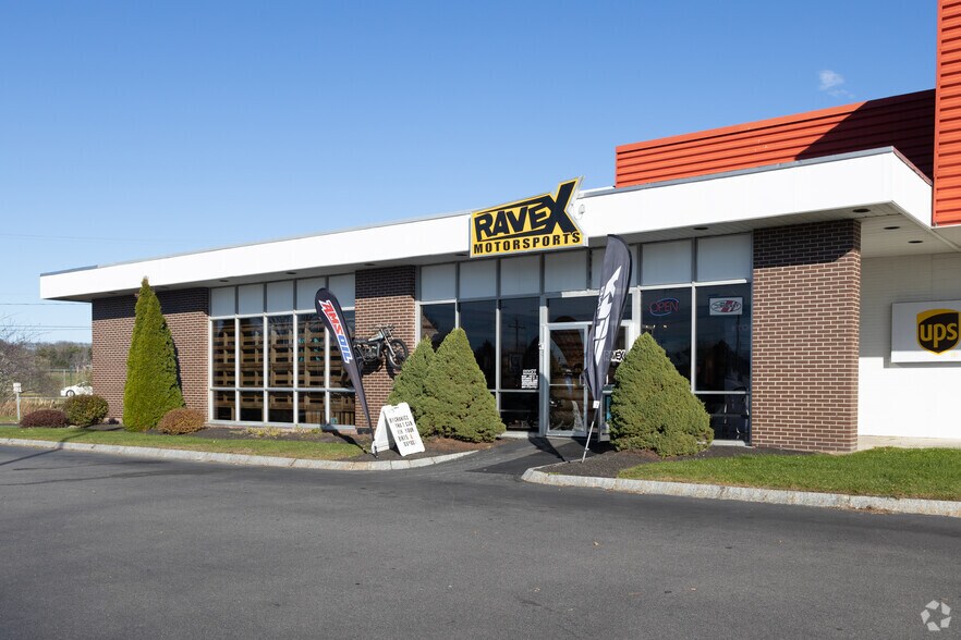 More Photos Of 397-443 Western Ave, South Portland Storefront For Lease