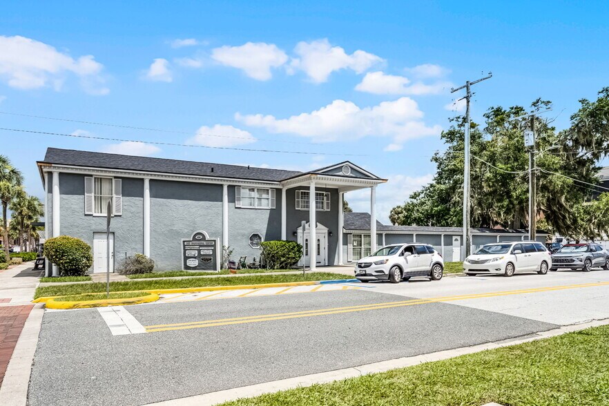 More Photos Of 131 W Main St, Tavares Office For Sale