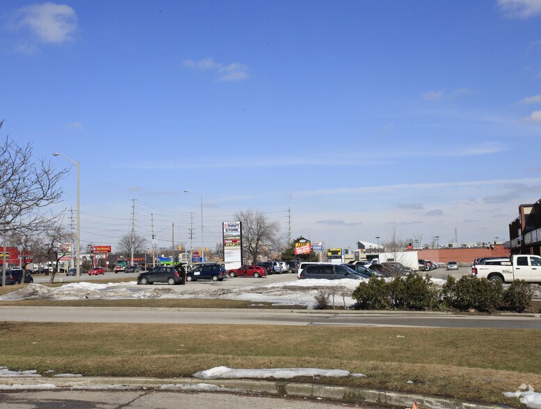 More Photos Of 1450-1458 Dundas St E, Mississauga Storefront Retail Office For Lease