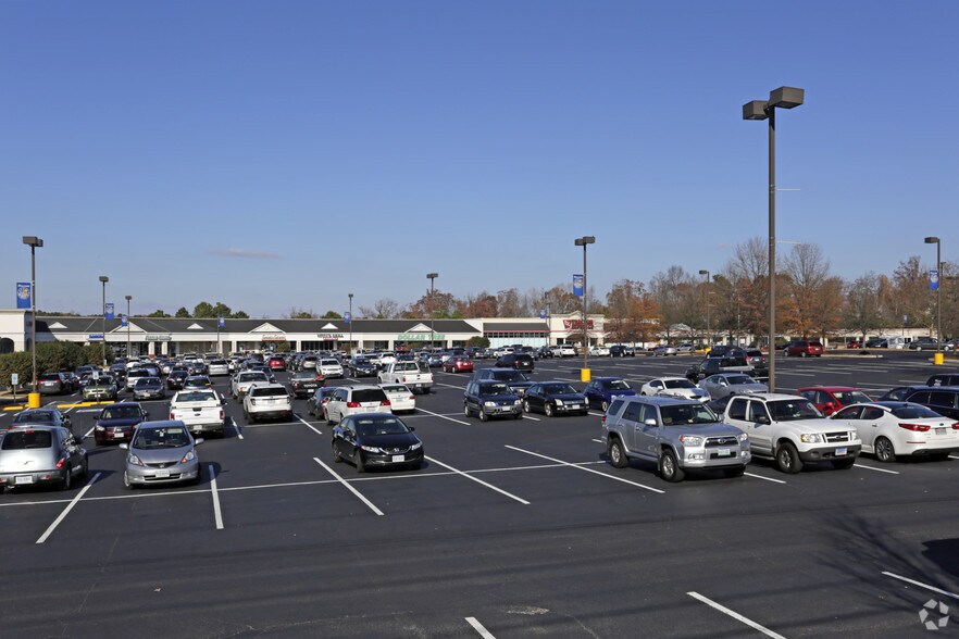 More Photos Of 6521-6661 Lake Harbour Dr, Midlothian Unknown For Lease