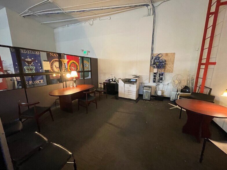 More Photos Of 961 W Compton Blvd, Compton Freestanding For Sale